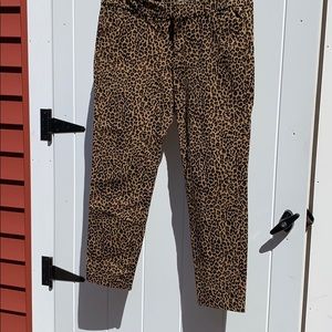 Mid rise Pixie leopard print dress pant size 10R